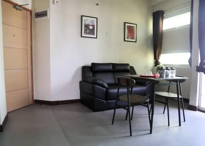 Bds Bay Area Suites 1 Bed /r2 Manila