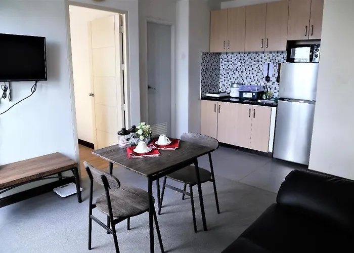 Hotel Bds Bay Area Suites 1 Bed /r2 Manila